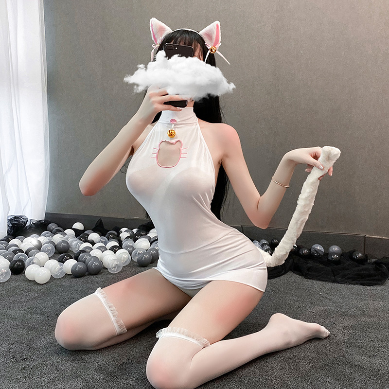 调皮可爱猫咪套装 铃铛领结 胸部猫形挖空
